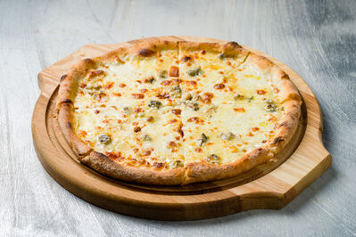 pizza quattro formaggi