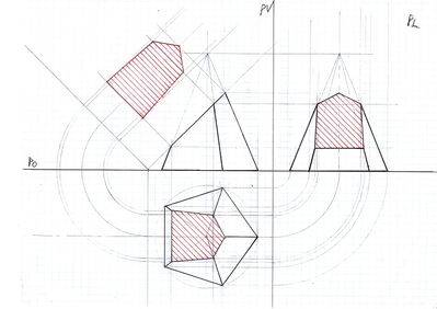 piramide a base pentagonale viste ortgonali e sezione 45° con vera forma